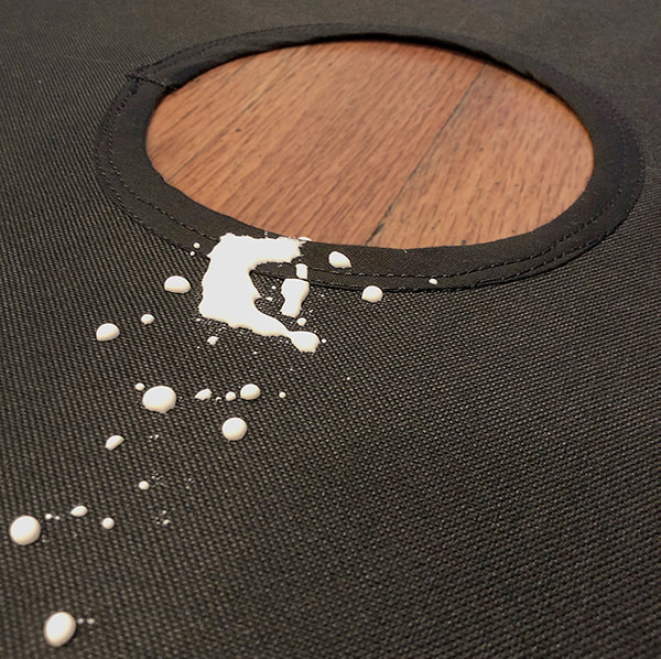 The PortaGlory glory hole is waterproof and easy to clean.